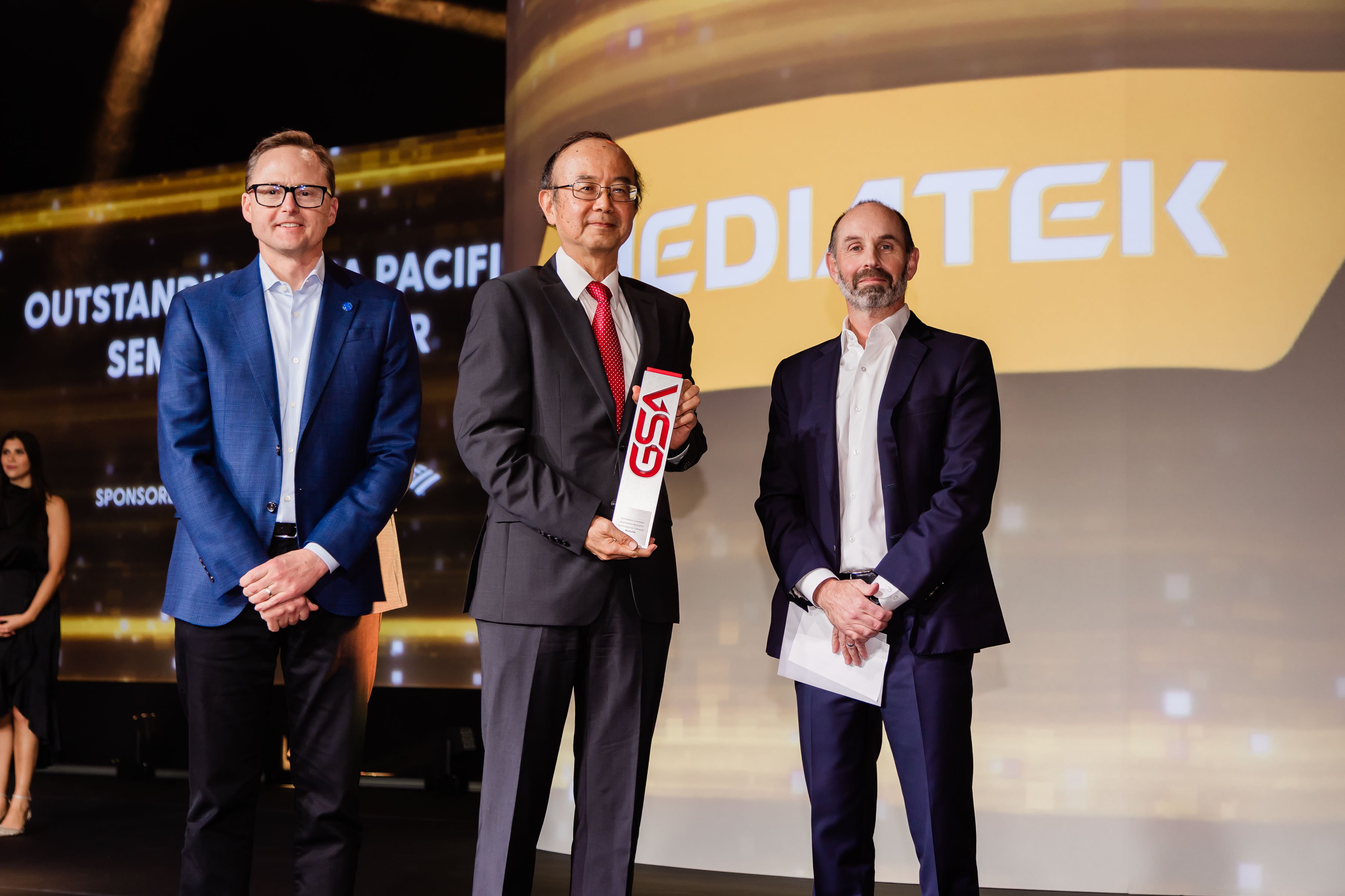 241205-204227-j-0925