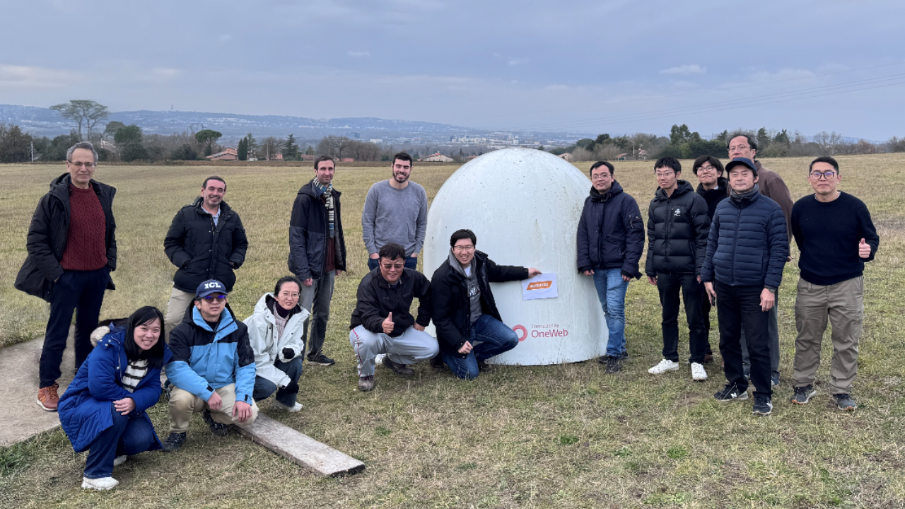 Eutelsat+MediaTek_group_photo_NR-NTN_field_trial_ground_station_202502